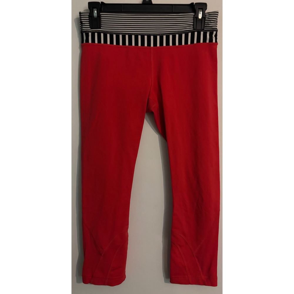 lululemon Womens Sz 6 Red Black White Stripe Capri Legging Athleisure Yoga Gym